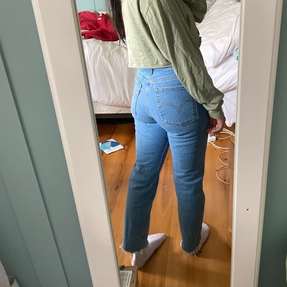 COPY - Levi Wedgie Straight Jeans - Picture 4 of 8
